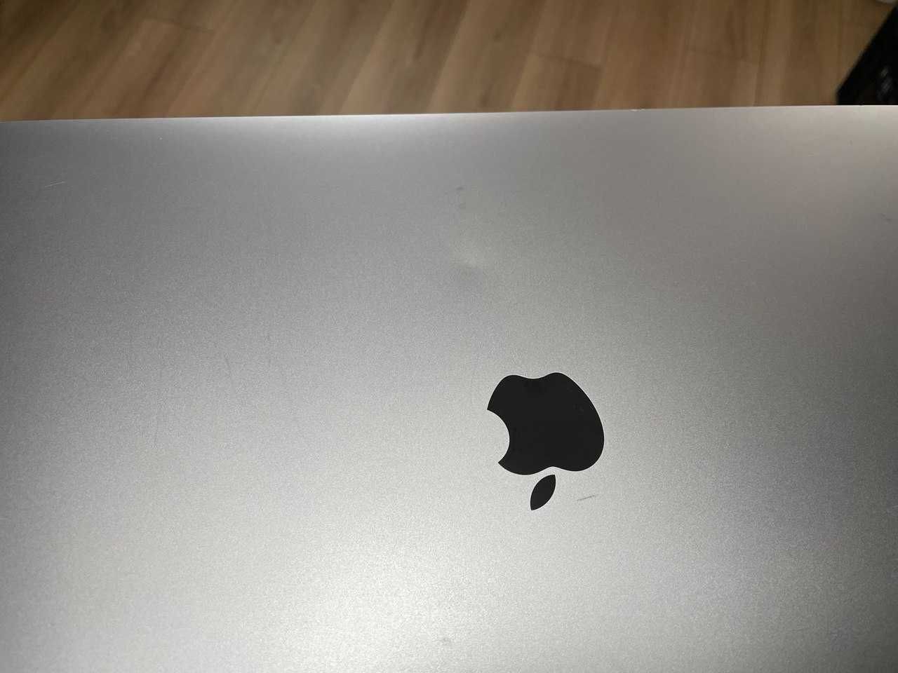 MacBook Pro 16" 2019 i7/16/512