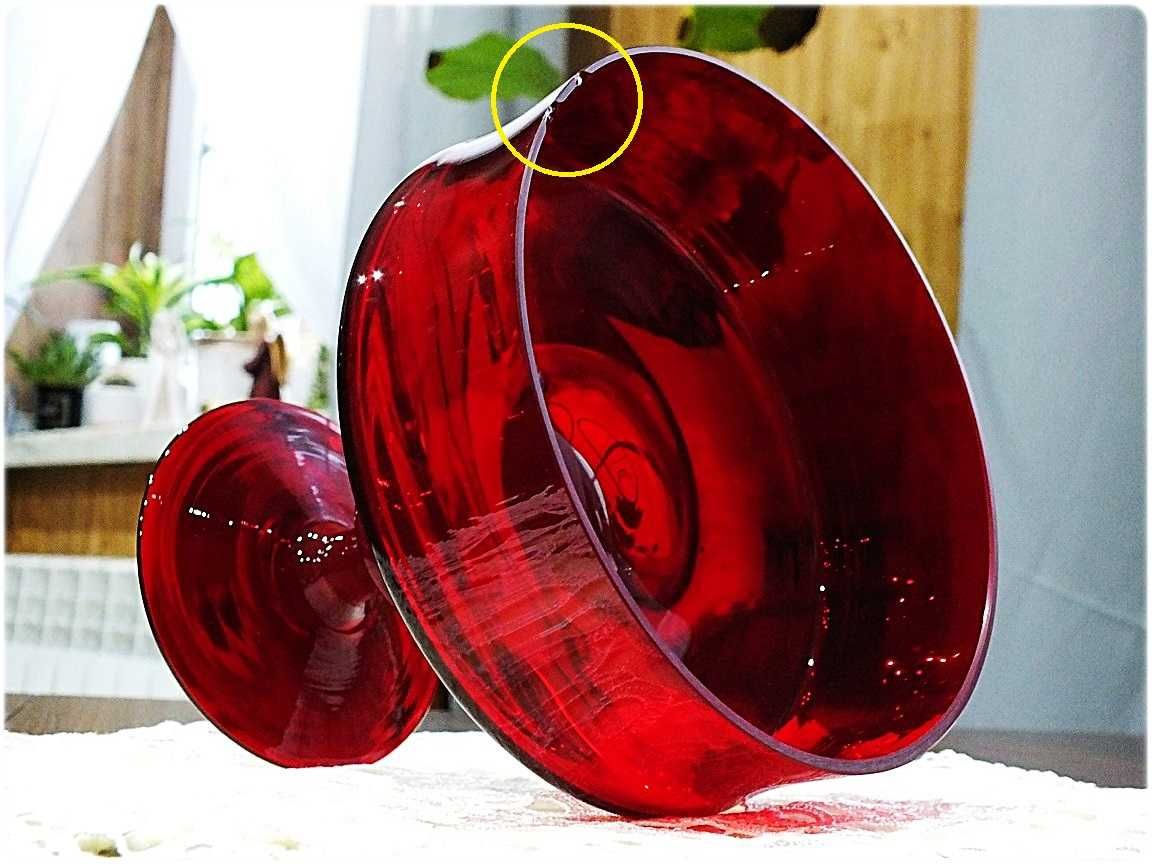 Rubinowa Patera szklana na nóżce Vintage z lat 60-70' PRL