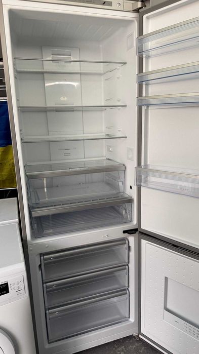 Холодильник б/в NEFF MADE IN SPAIN 200/70/60 Металік No Frost #07578