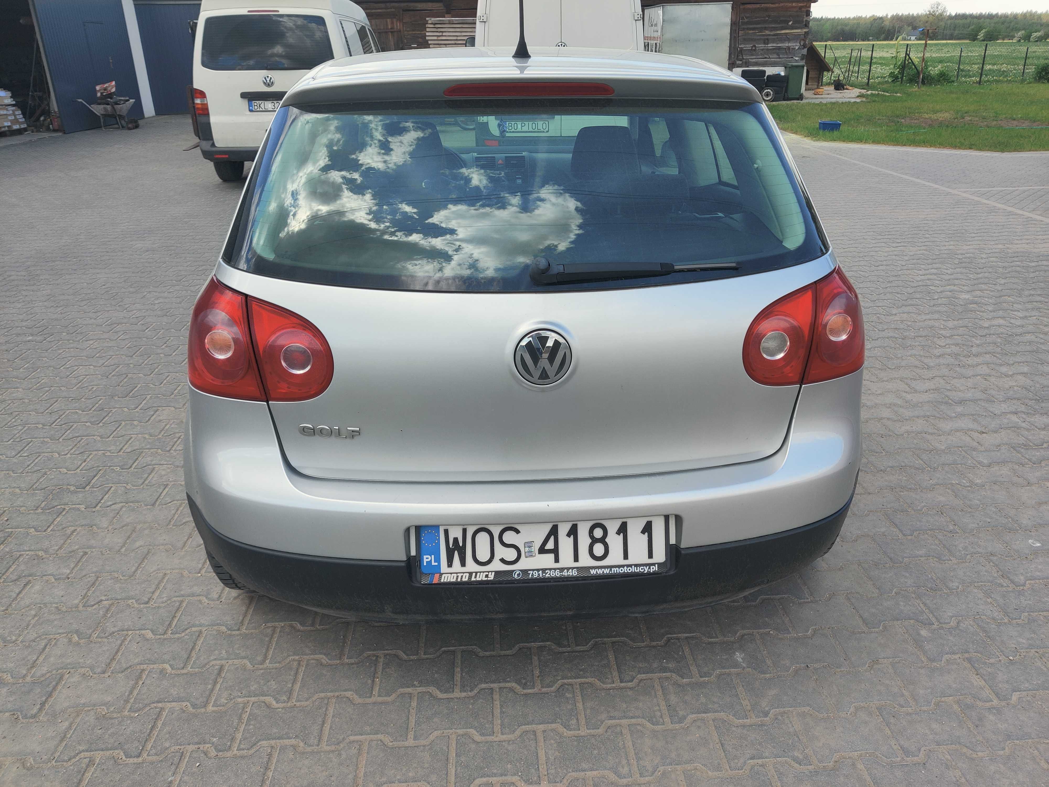 Volkswagen Golf 5 1.4 MPI 80 km 2007r.