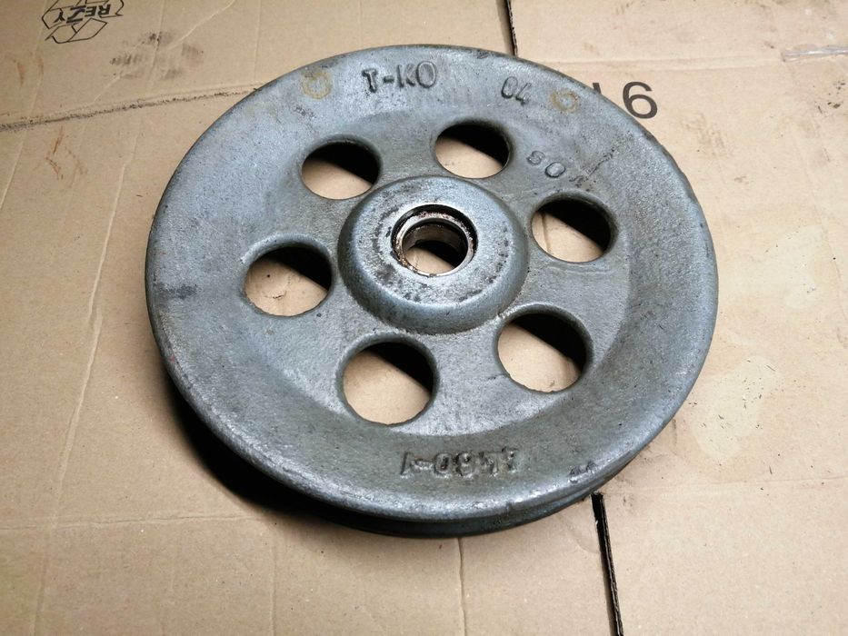 Koło linowe na łożysku wyciąg obornika FI 250 MM