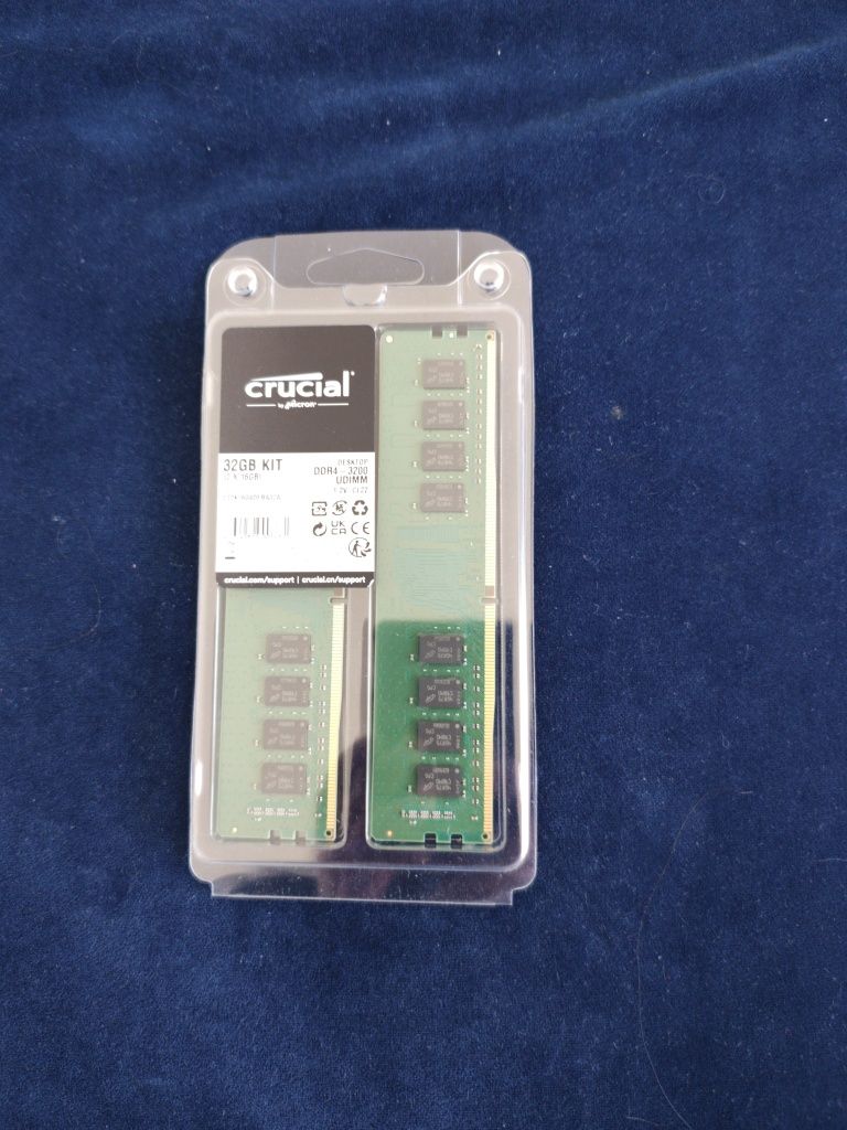 Komputer z monitorem