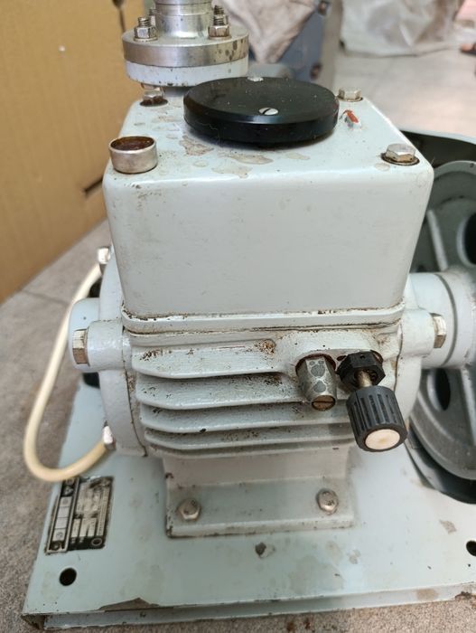 Вакуумный  насос