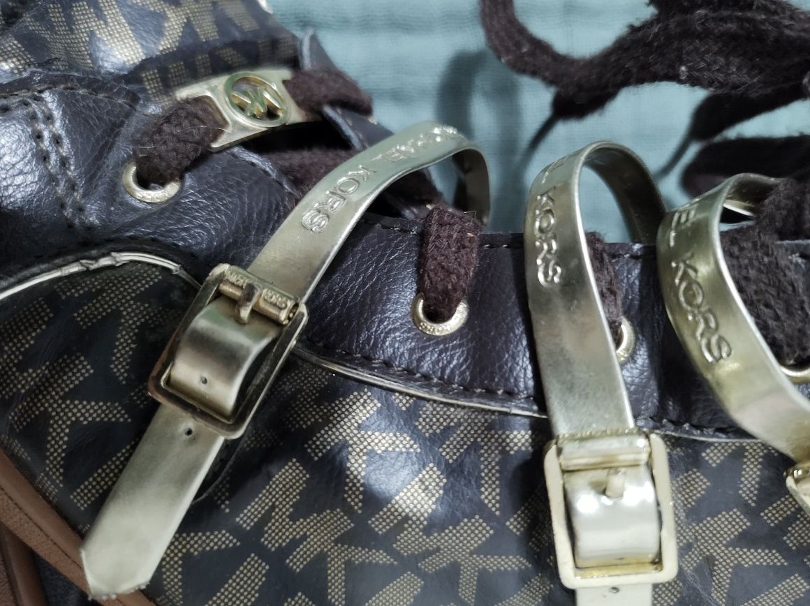 Michael Kors Hit!!