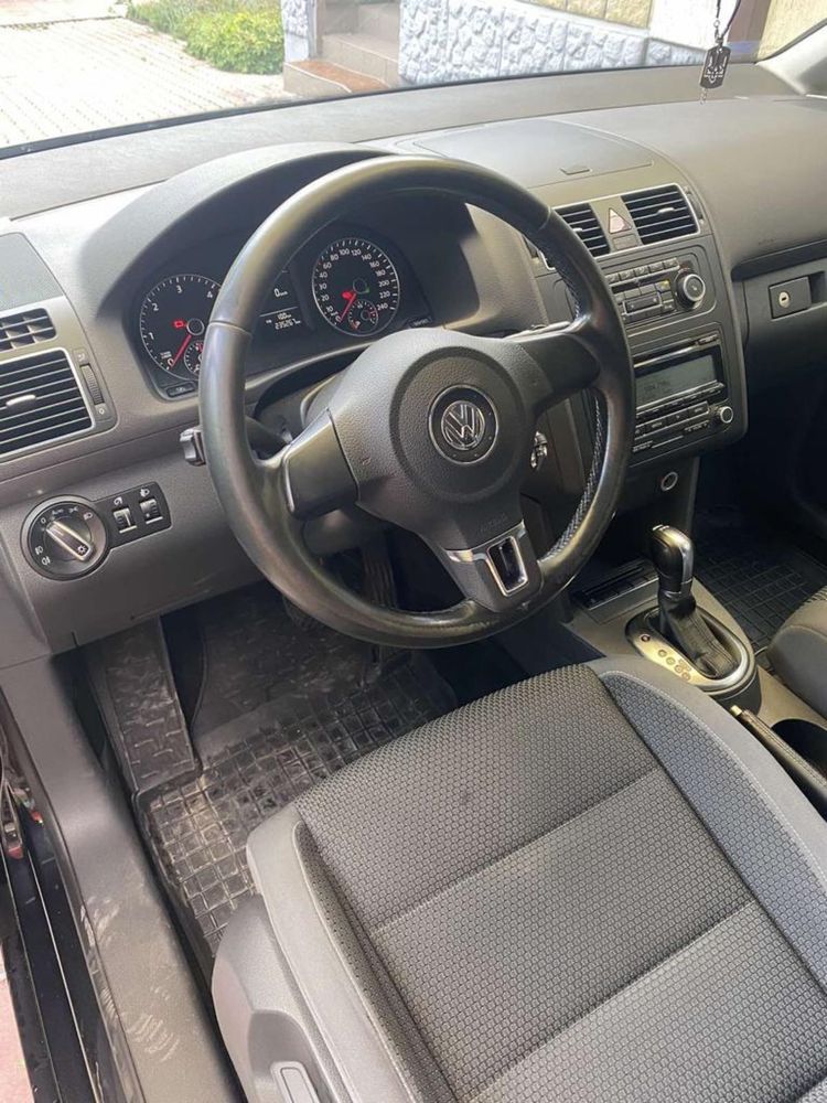 Продам машину Volkswagen Touran 2011р