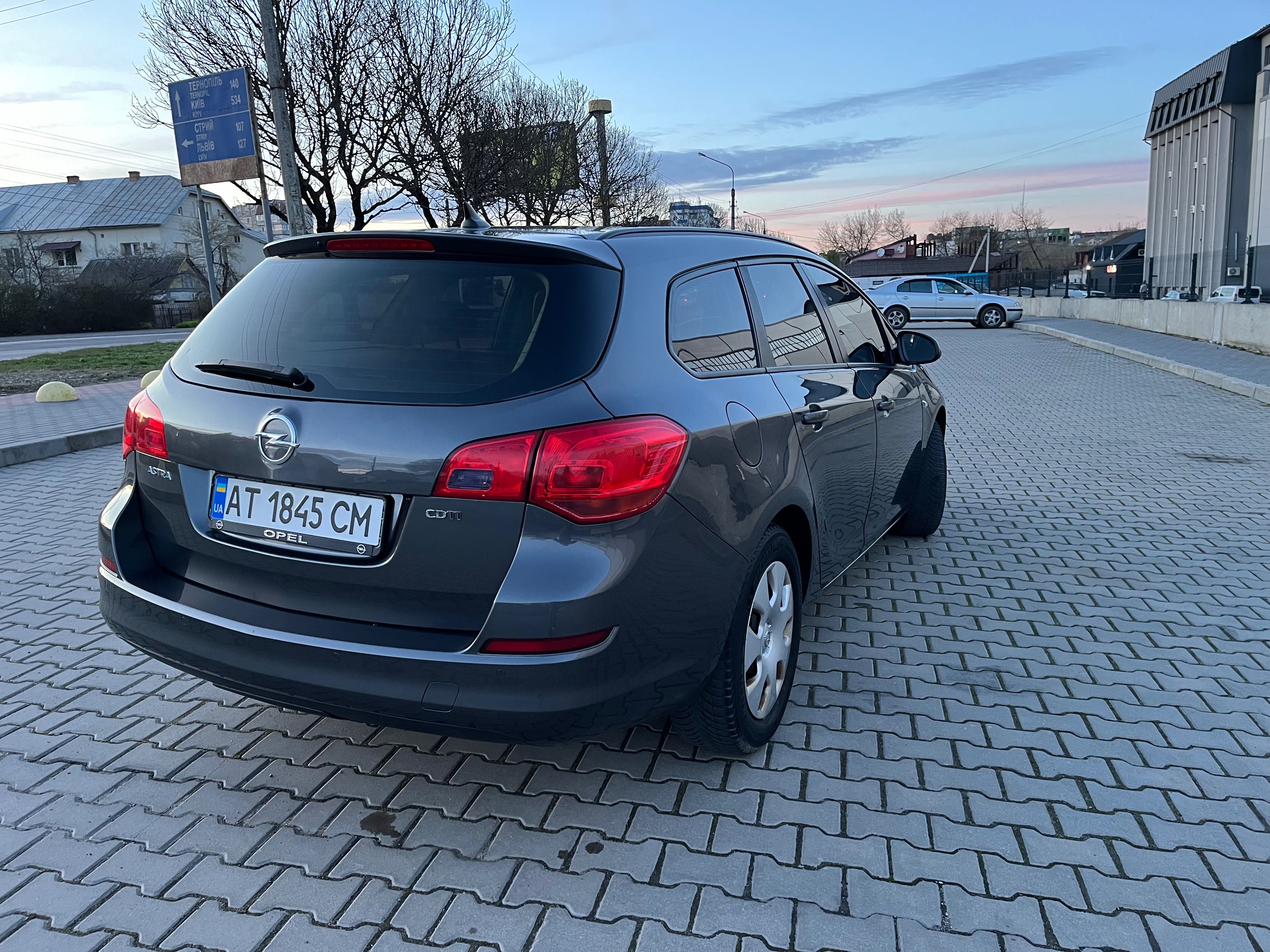 Opel Astra J Sports Tourer
