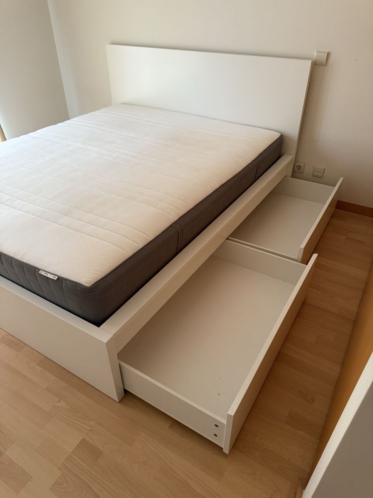 Cama c/ 4 Gavetões + Colchão Ikea
