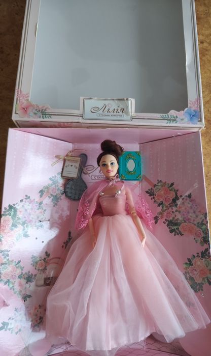 Лялька Лілія в упаковці майже нова