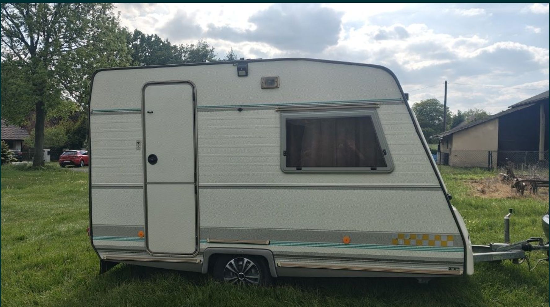 Przyczepa kempingowa caravelair 330