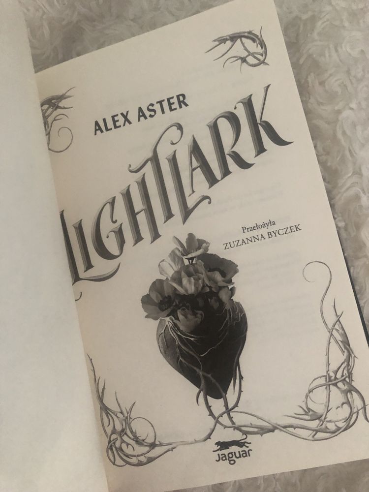 Książka „Lightlark” Alex Aster