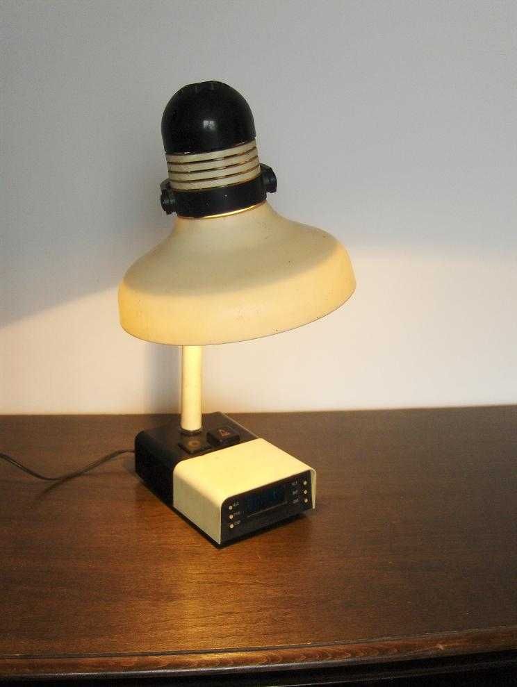 Lampka na biurko z zegarem PRL