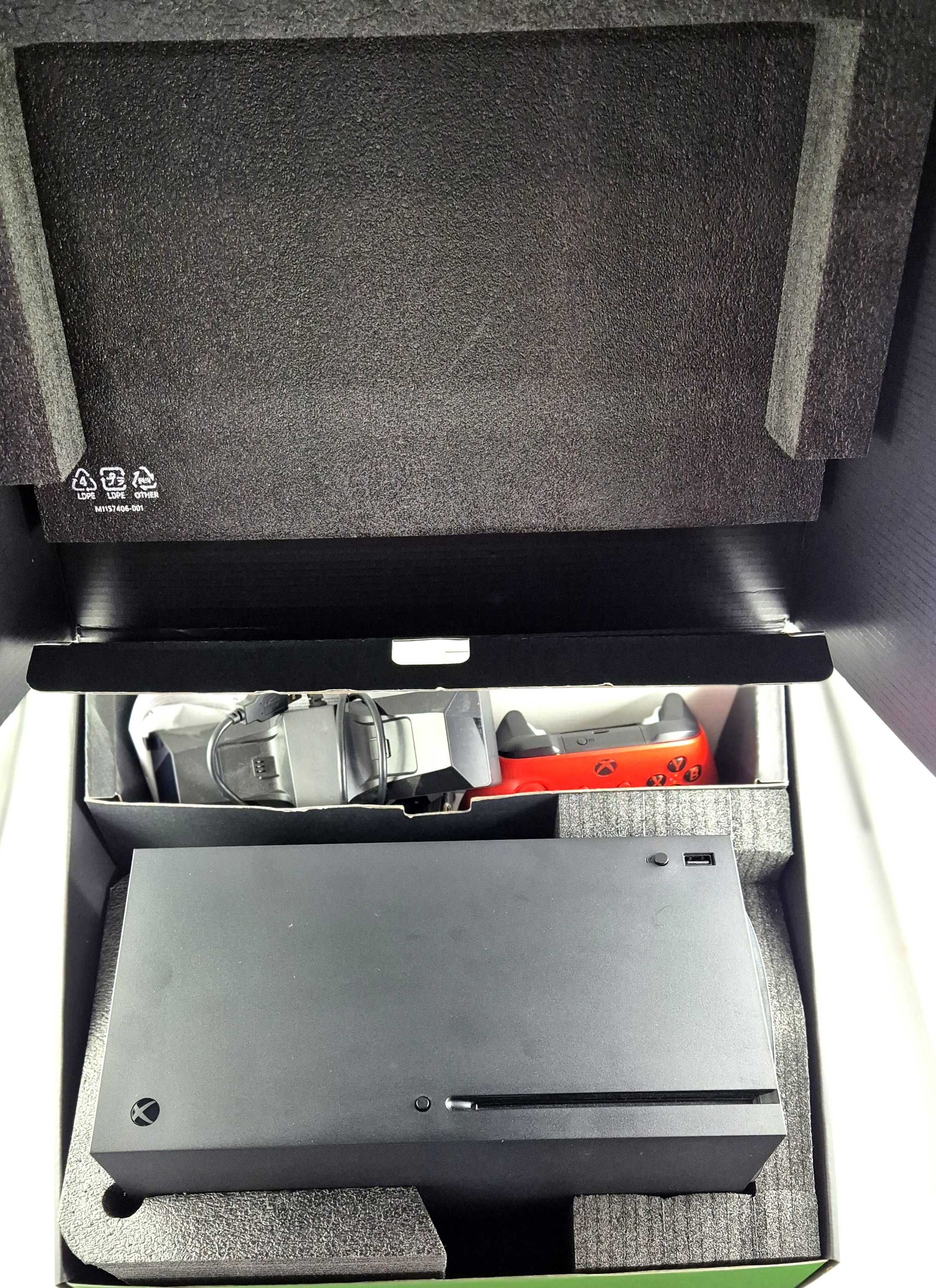 Konsola Xbox Series X 1Tb + Pad, Kable, Pudełko