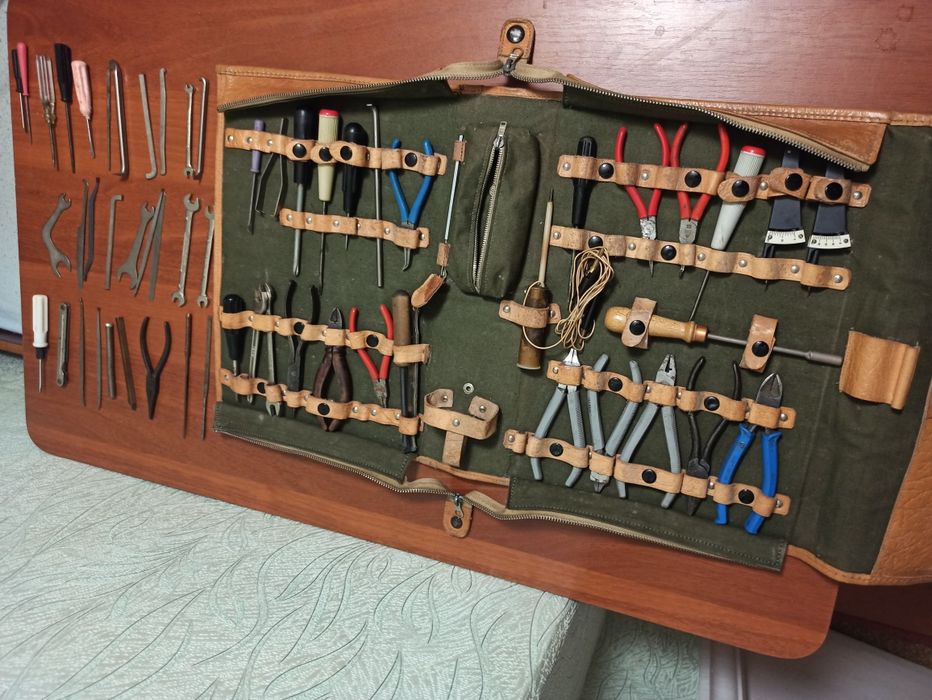 Сумка портфель с комплектом ручных инструментов производства СССР