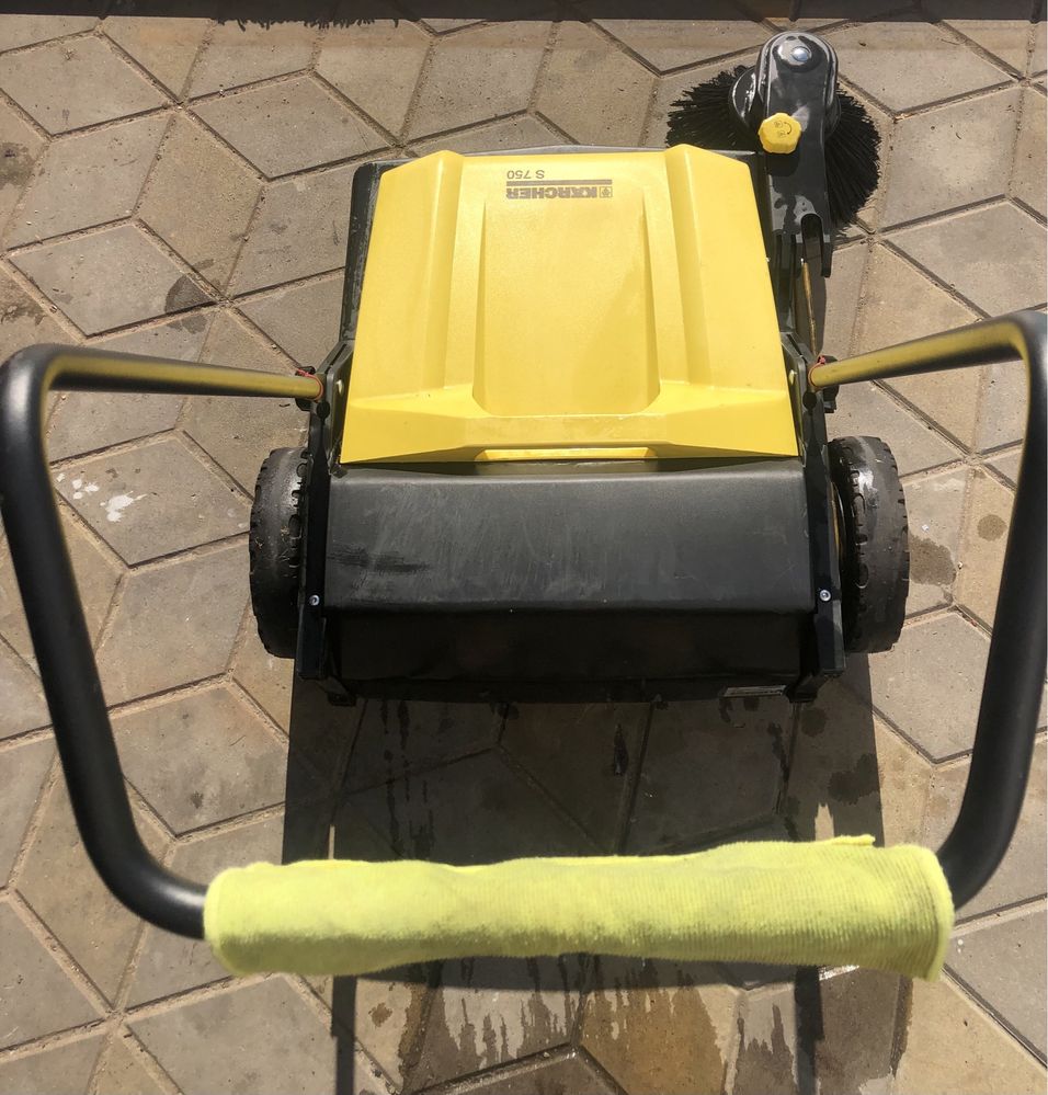 Karcher S750 ручная подметальная машина