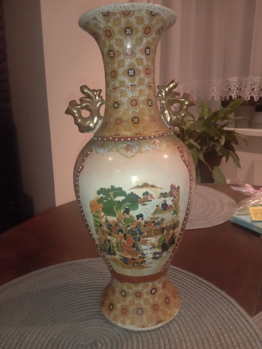Stary chiński porcelanowy wazon