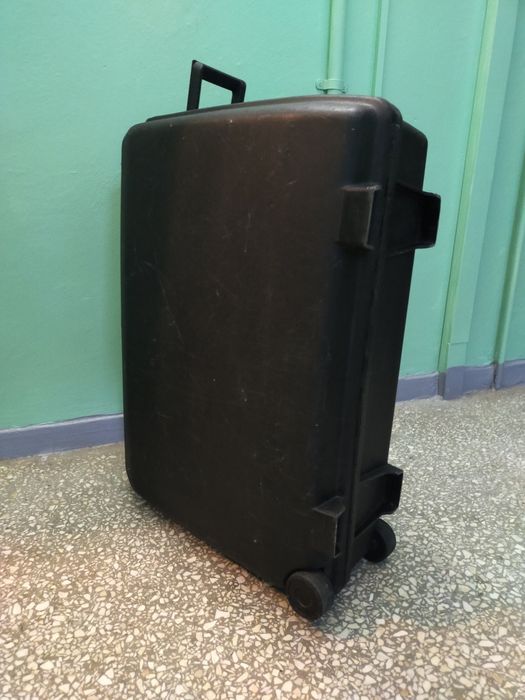 Duża Walizka podróżna turystycznyczna pancerna  Samsonite na 2 kółkach