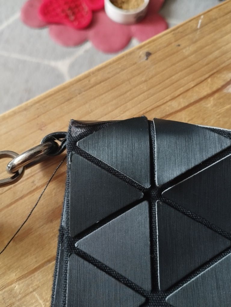 Torebka geometryczna kopertówka 26 x 18