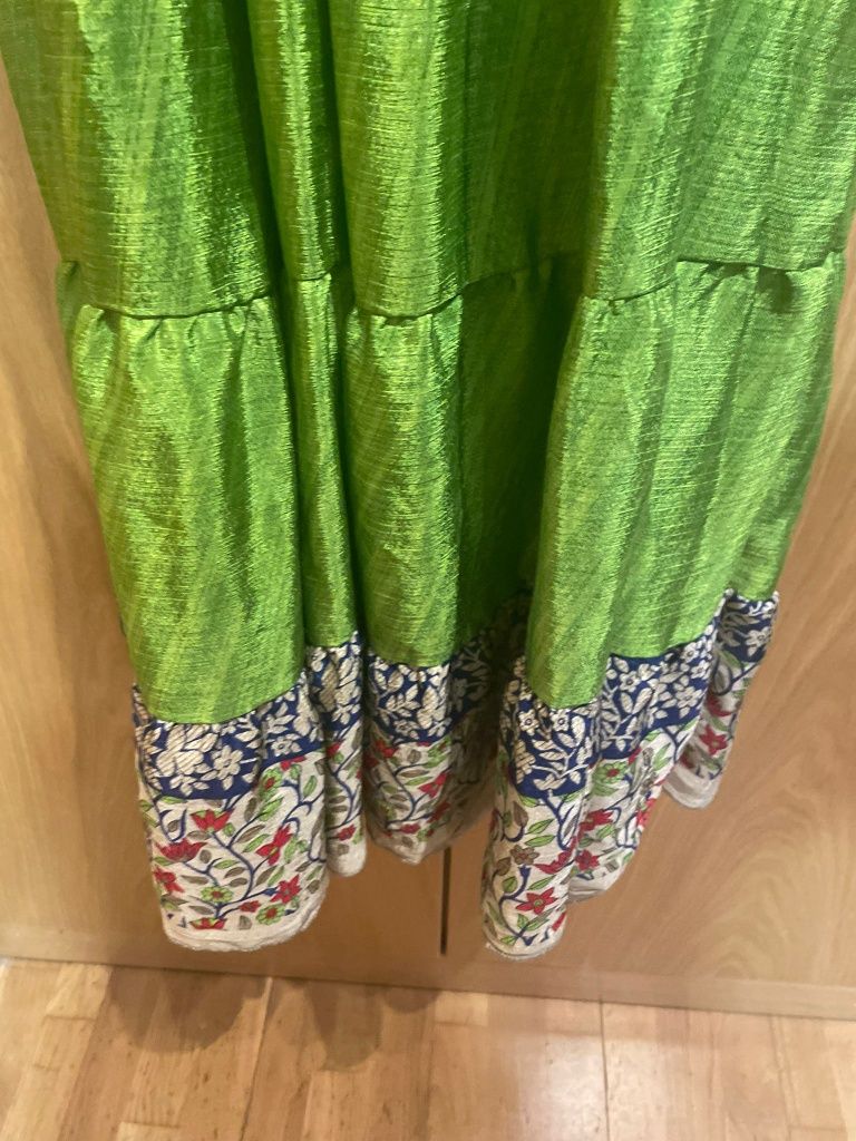 Vestido em seda  novo
