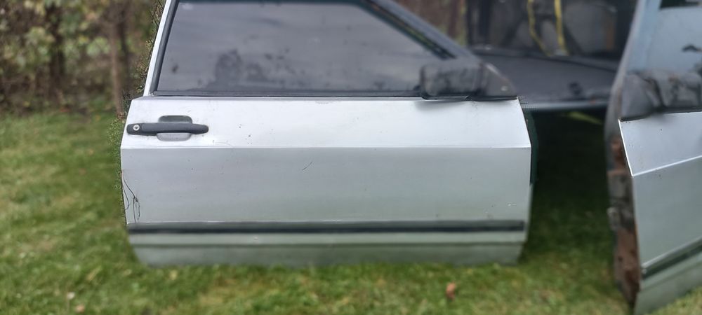 Продам кузовні деталі ваз лада.