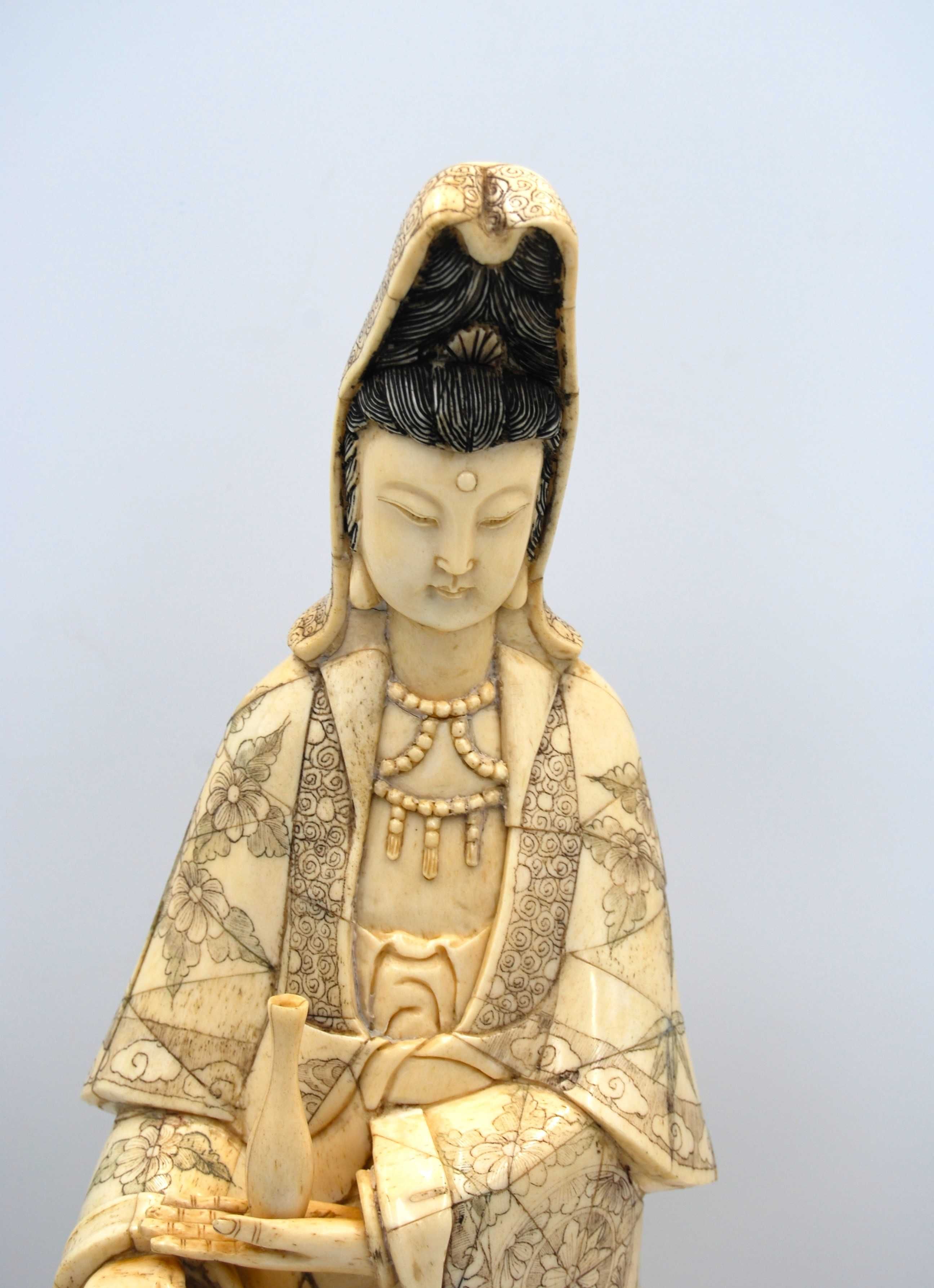 Duża rzeźba bogini Guanyin okimono Chiny