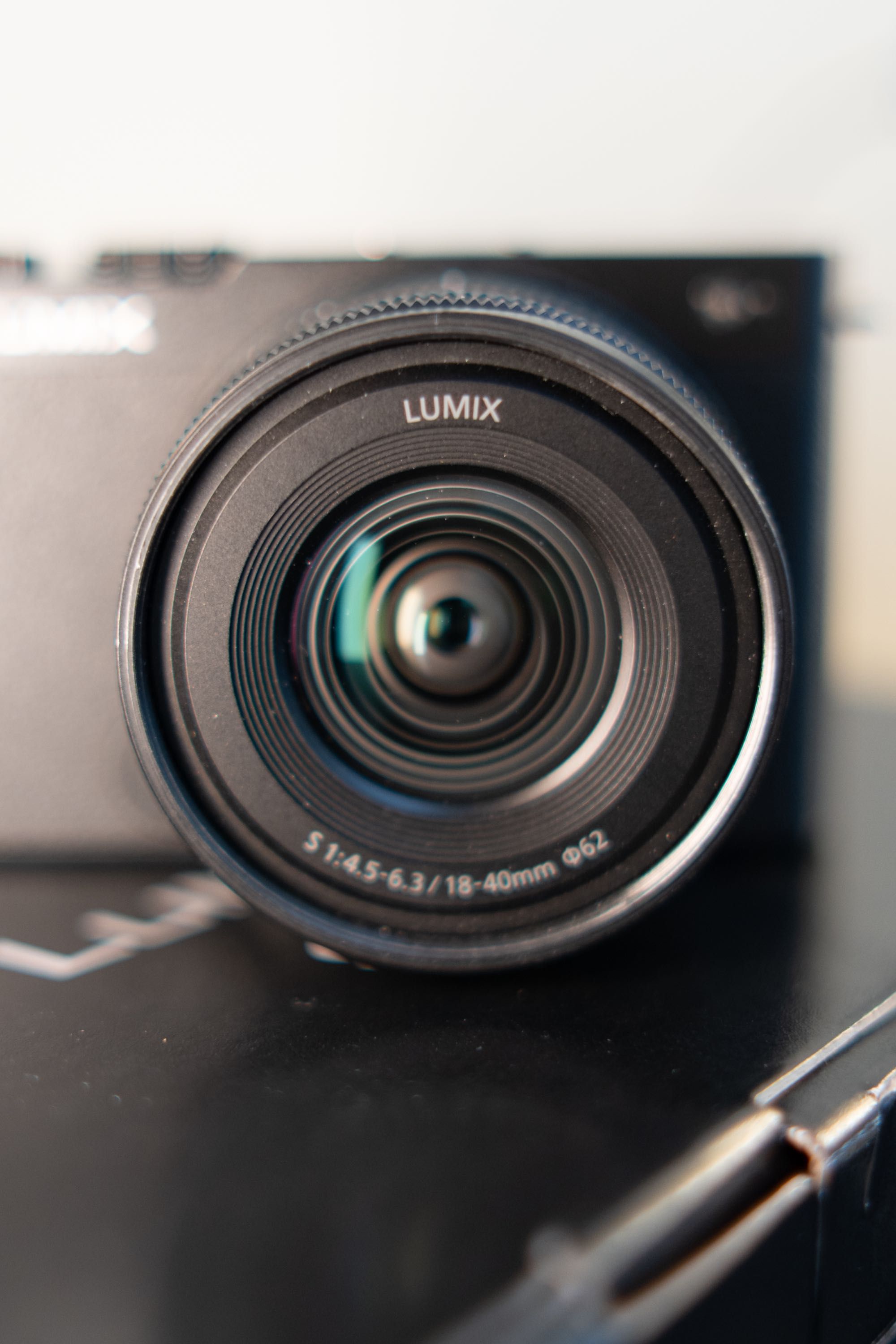 Vendo Lumix s9 com objetiva 18-40mm