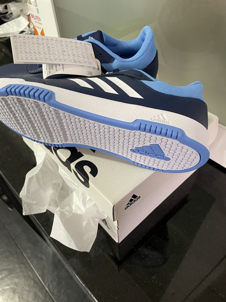 Sapatilhas adidas tamanho 37
