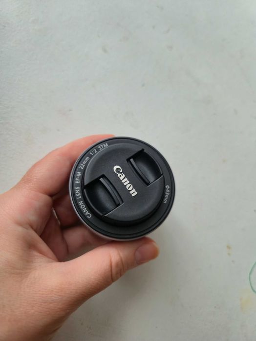 Об'єктив CANON EF-M 22mm f/2 STM