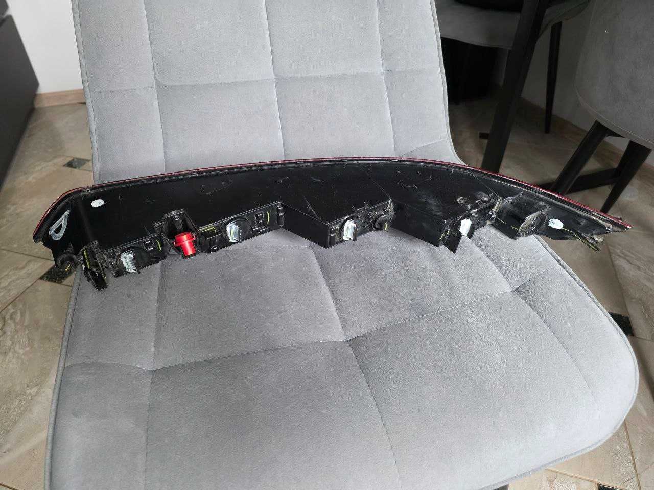 Audi Q5 80A підфарник правий в задній бампер 80A.945.070B Європа
