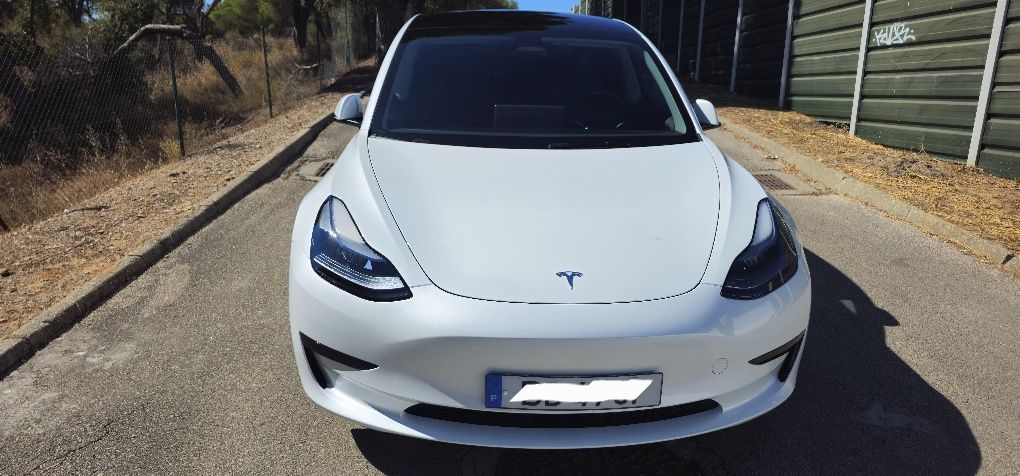 Tesla Model 3 Long-Range