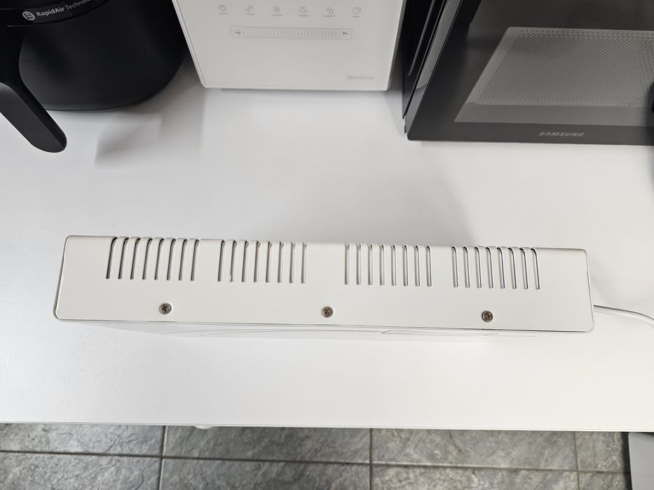 Стабілізатор напруги REAL-EL STAB SLIM-2000 White