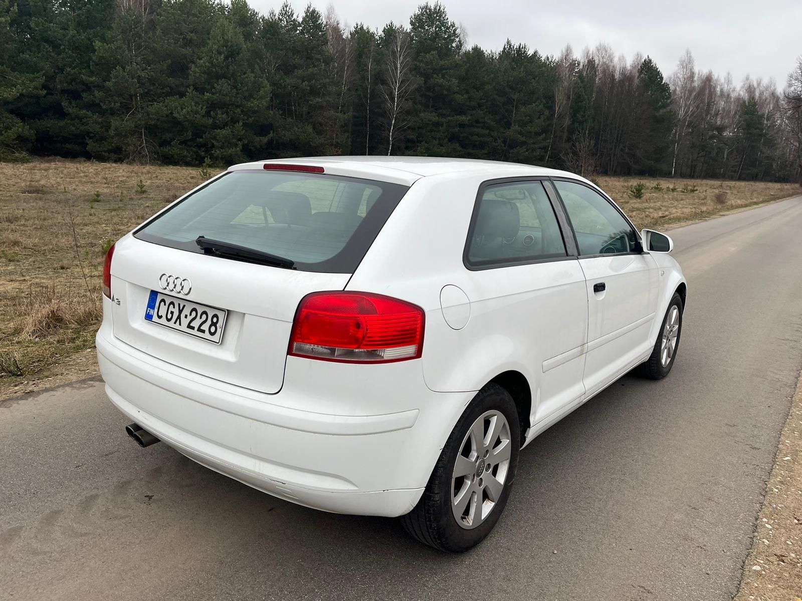 Audi A3 białe benzyna