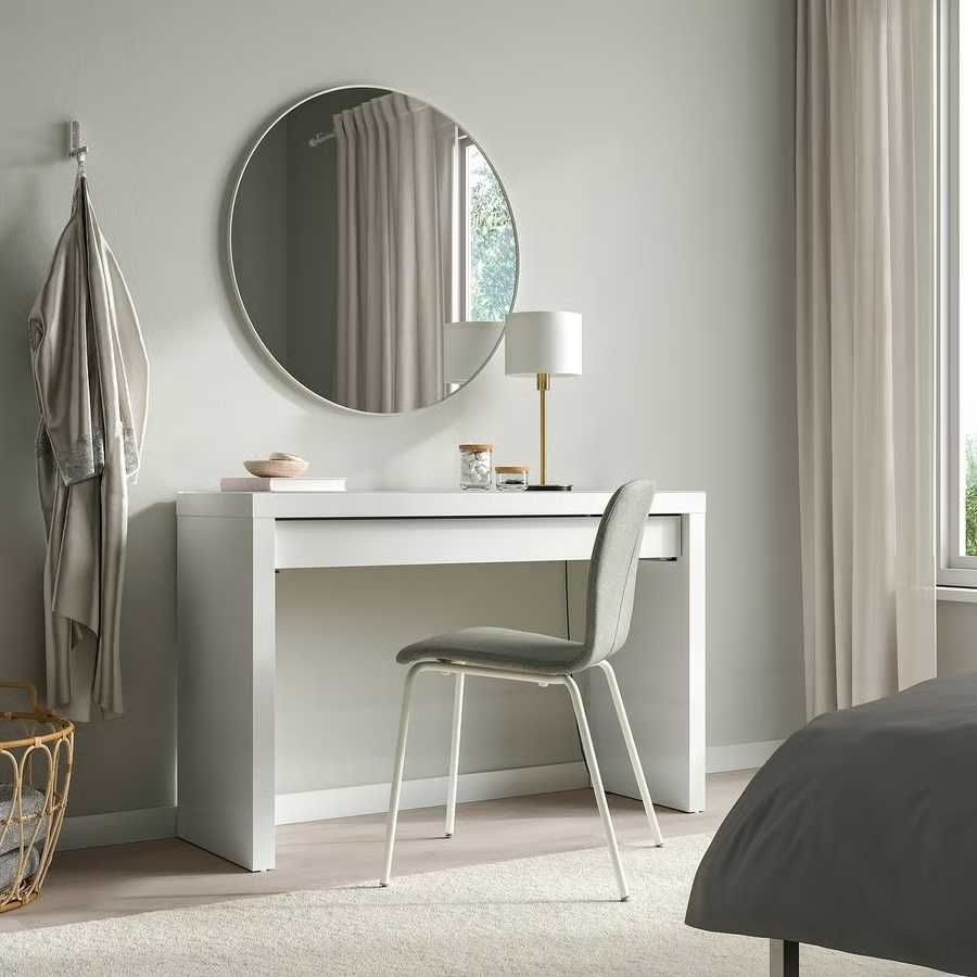 Móvel com gaveta IKEA