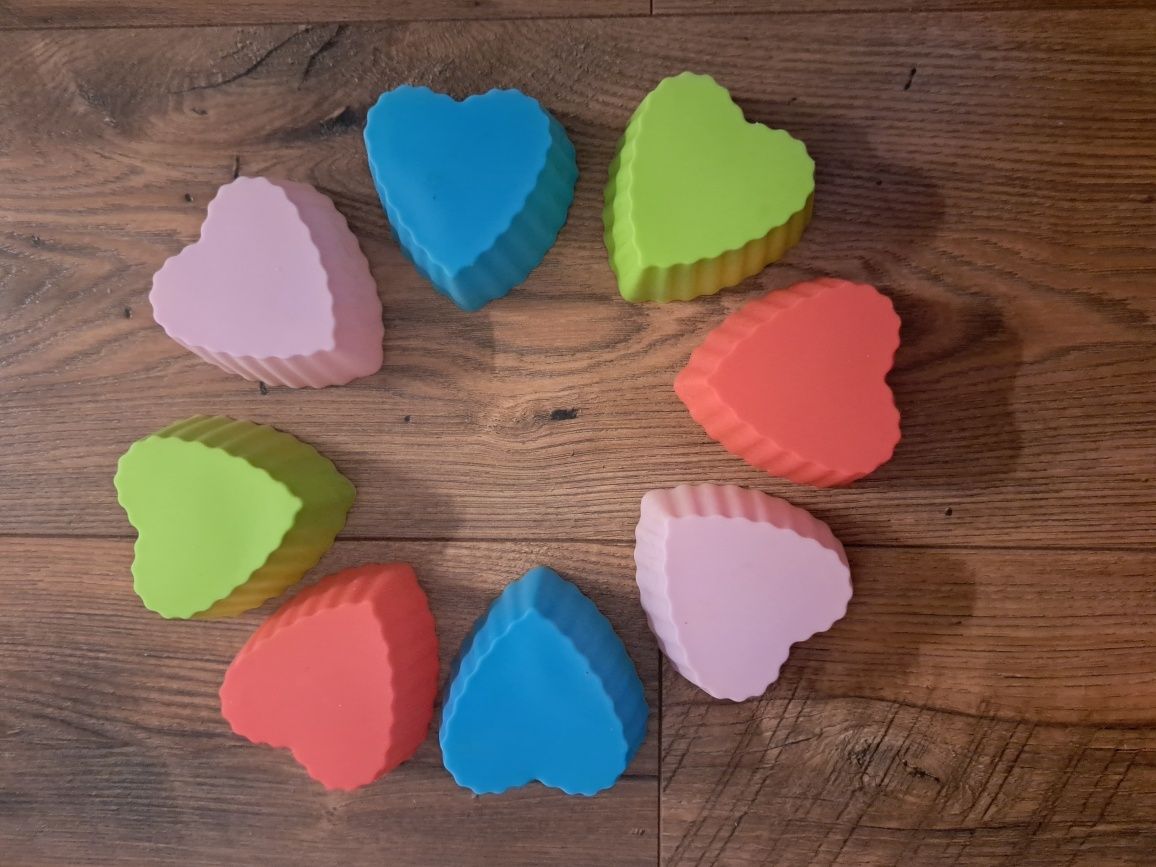 Silikonowe serduszka forma muffinki 8 szt.