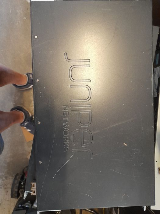 JUNIPER - Switch  vendo ou troco