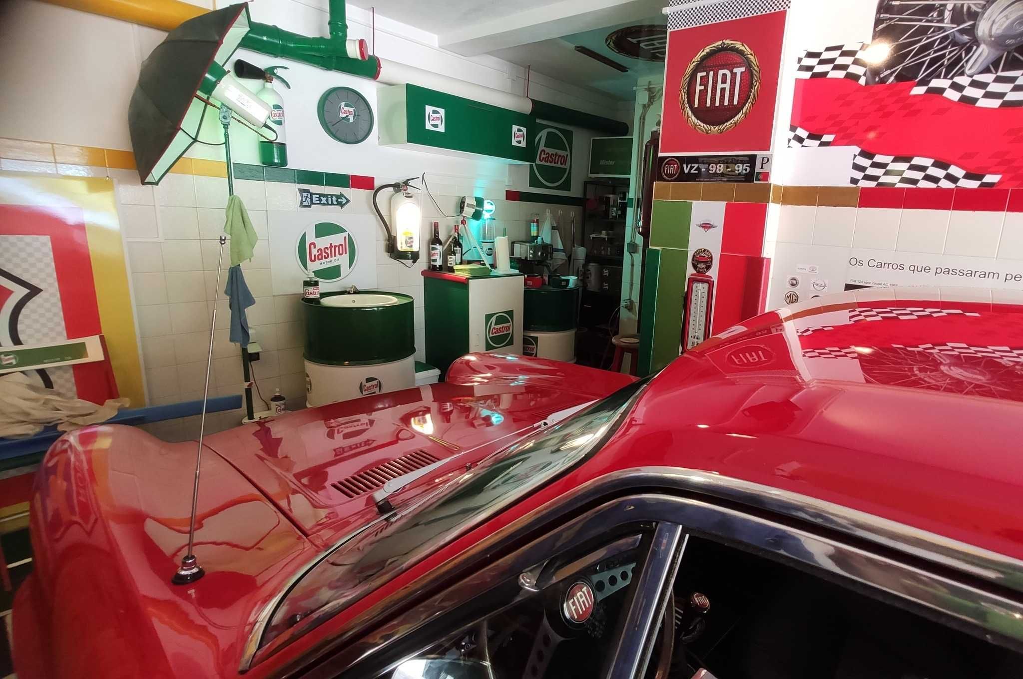 Carro de coleção antigo