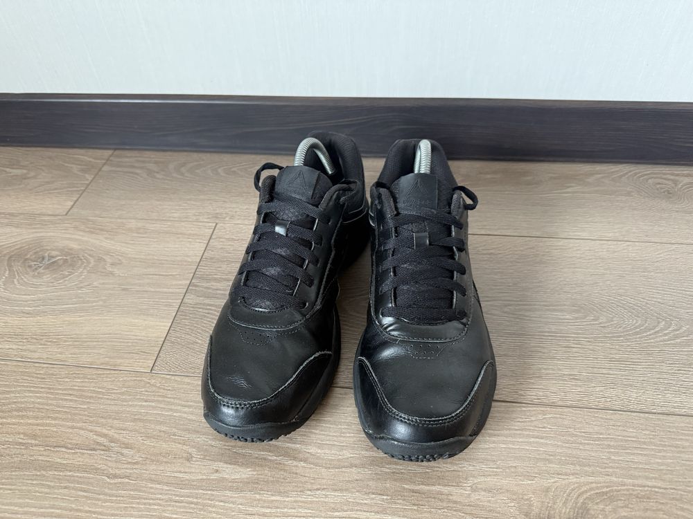 Шкіряні кросівки Reebok 42.5 розмір