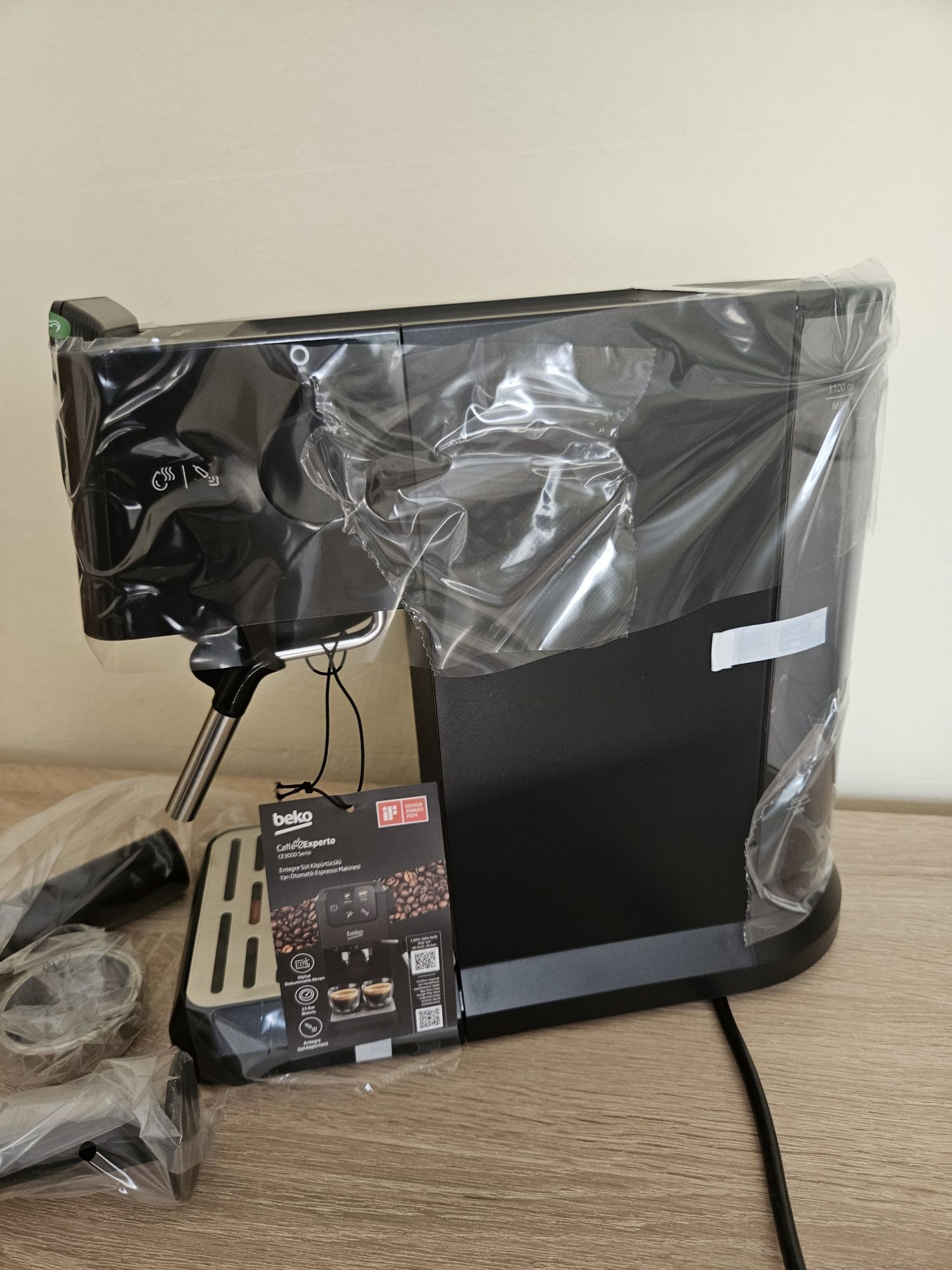 Ekspres kolbowy BEKO CEP 5302 B