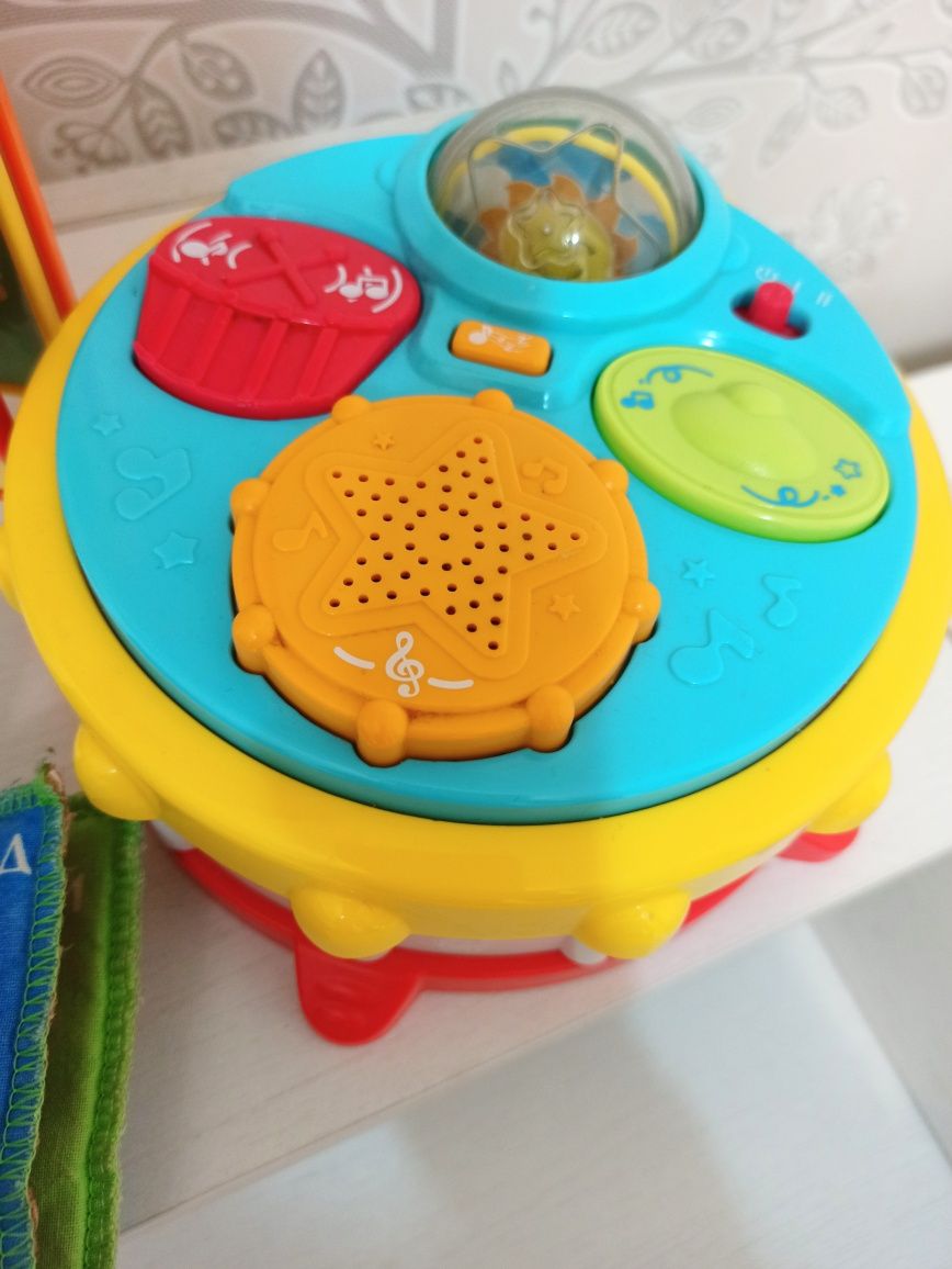 Музыкальный барабан, интерактивный мишка, горшочек Fisher price