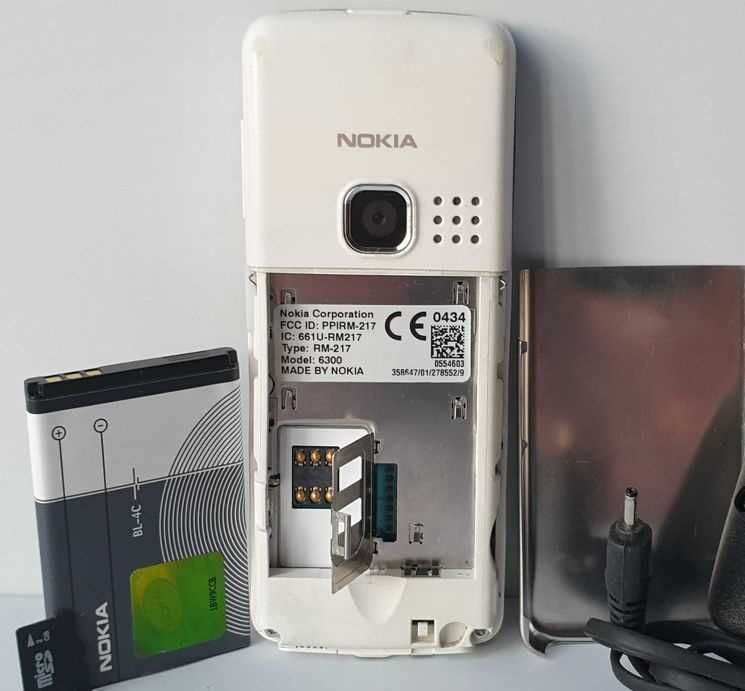 Телефон Nokia 6300 в чудовому стані 2шт чорний і білий