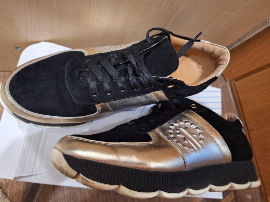 Кросівки жіночі  Kento