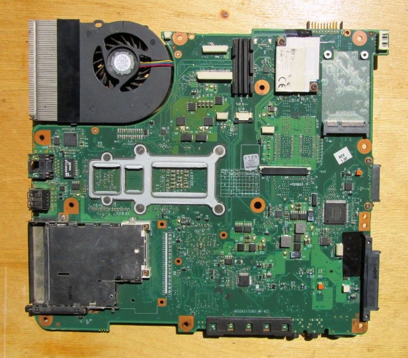 Материнская плата Toshiba L305D ((6050A2175001-MB-A02) под ремонт