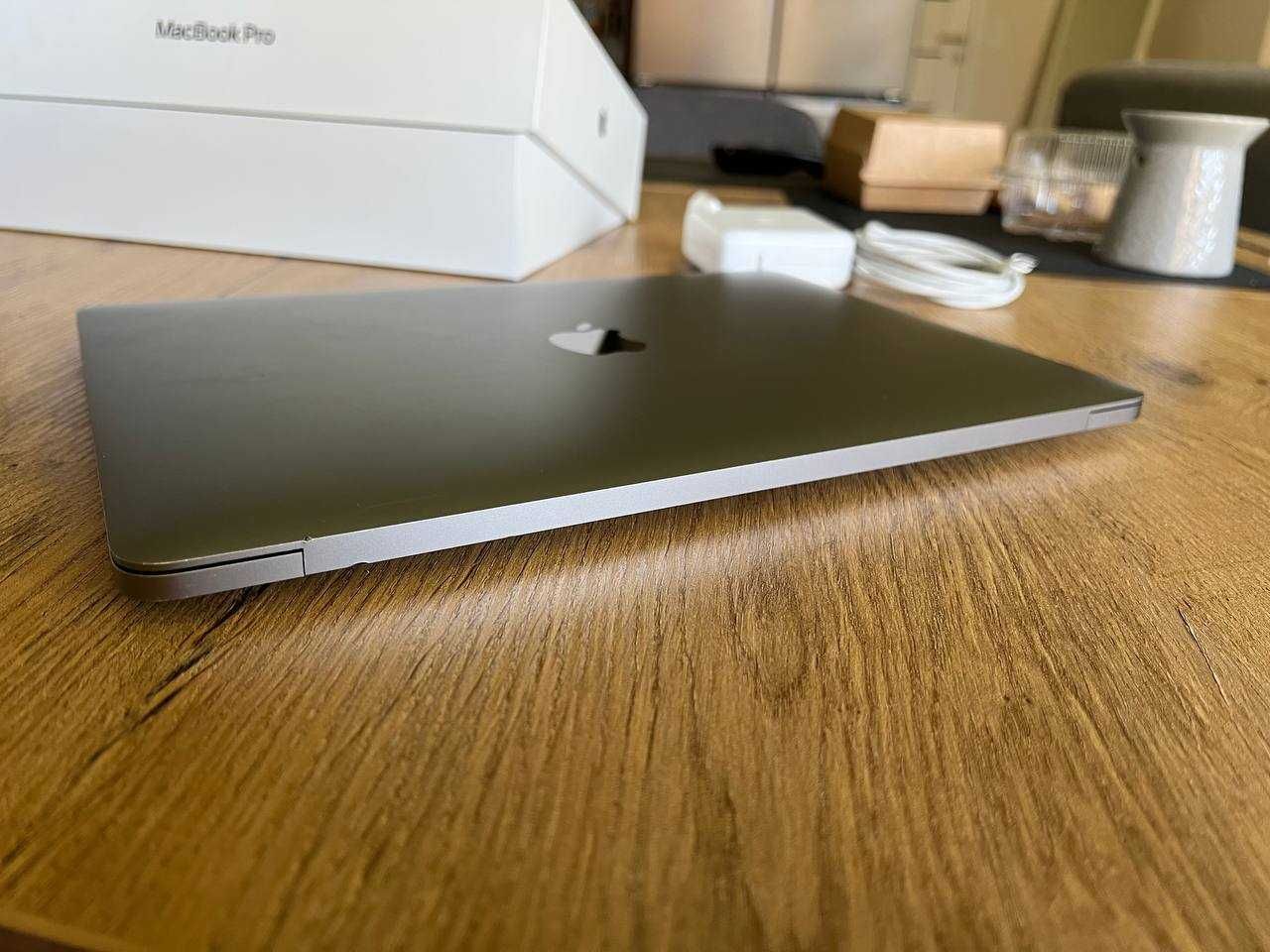 MacBook Pro 13 M1 / 2020 / 16GB RAM / 512 GB /85% bateria