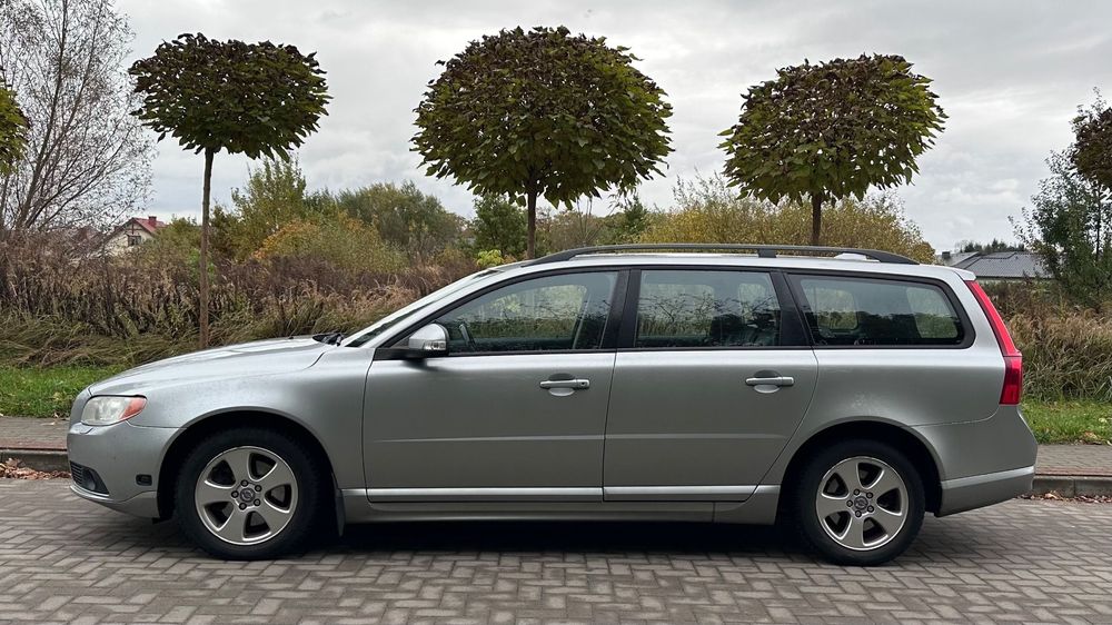 Volvo V70 Bezwypadkowe volvo. Benzyna