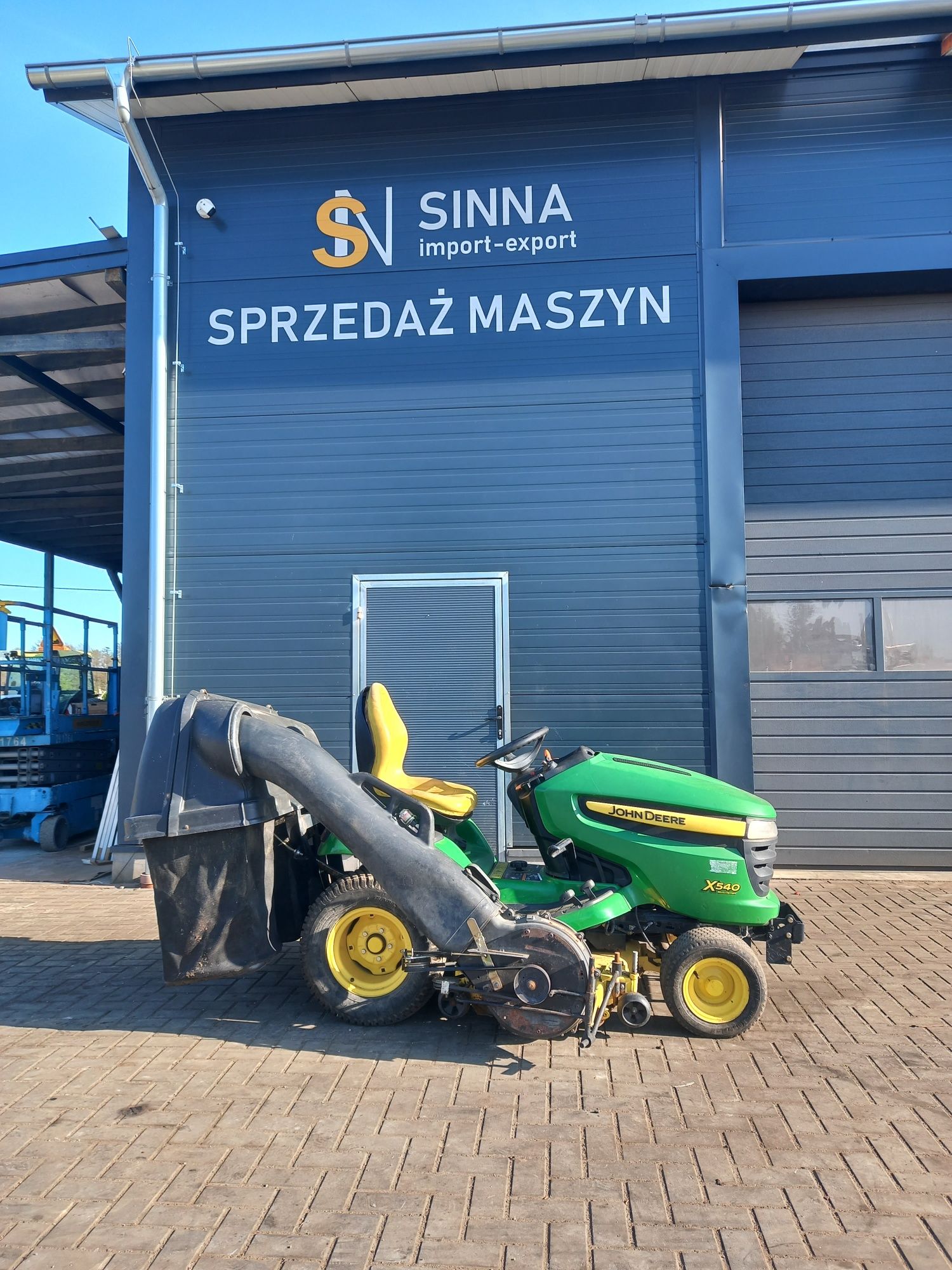 Traktorek kosiarka JOHN DEERE X540 sadowniczy komunalny Kosiarke ogrod