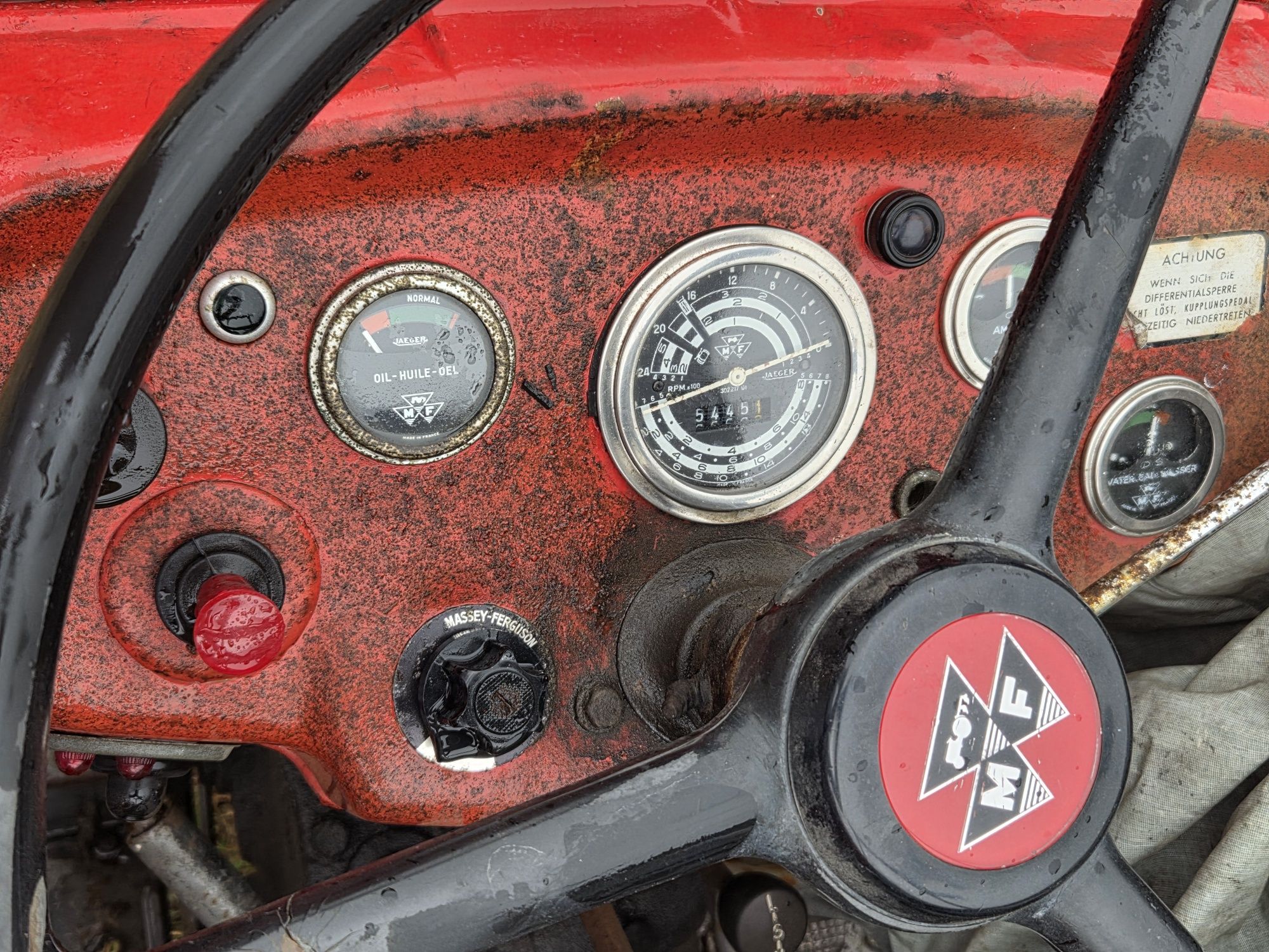 Massey-FERGUSON sprowadzony MF 133