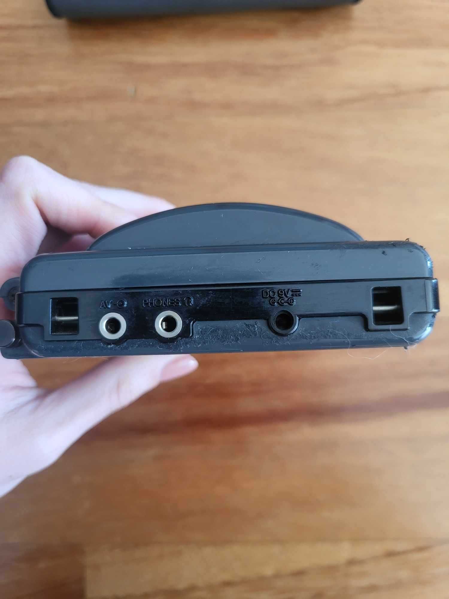 LCD Pocket Color Television 3LC2050 /10G