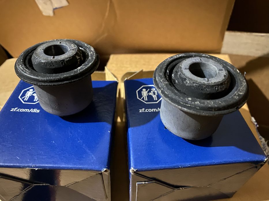 Сайлентблоки передніх важелів LEMFORDER 39122 01