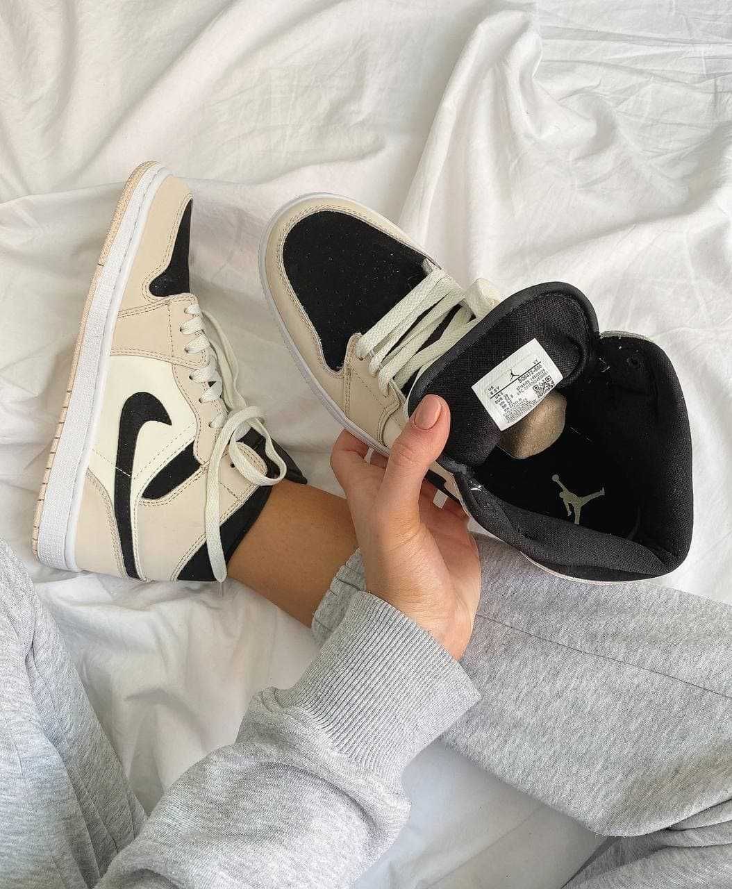 N1ke Air Jordan 1 Beige/Black