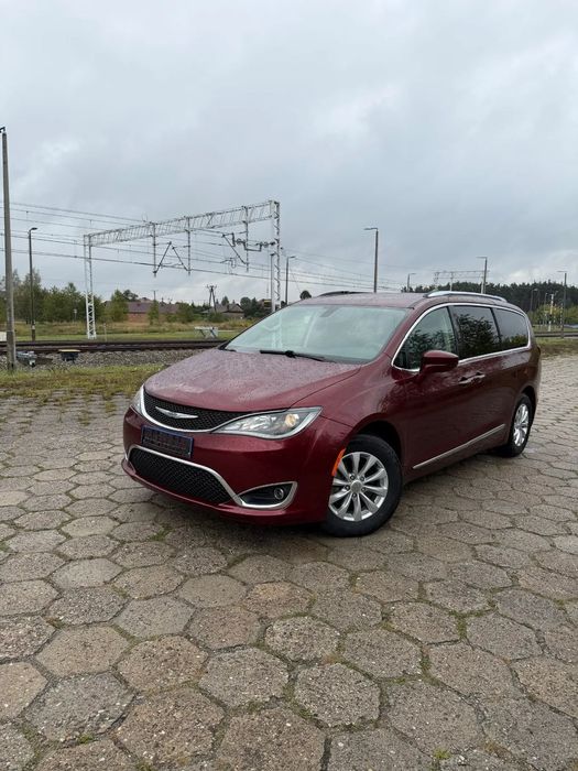 Chrysler Pacifica 3.6 V6 • 2017 • Automat • 69 000 km • Bogate wyposażenie