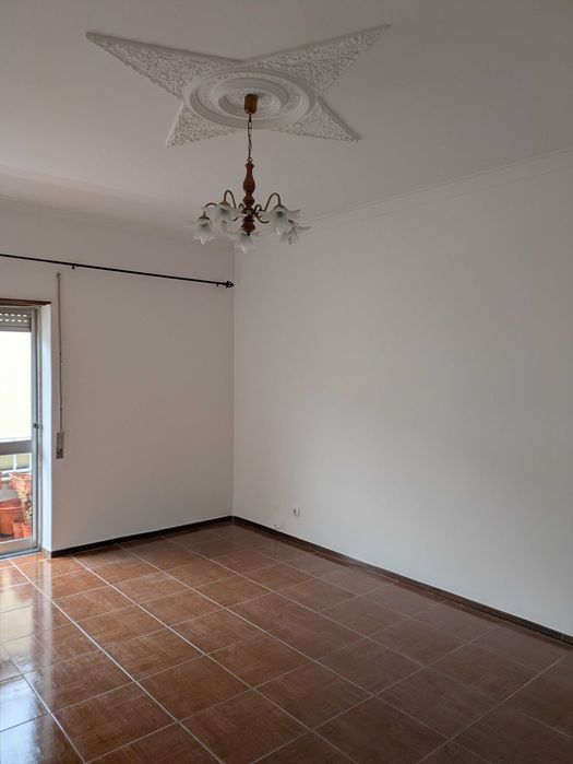 T2 Com 2 Varandas No Centro De Pinhal Novo